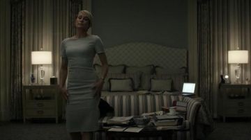 The grey coat at Altuzarra Claire Underwood (Robin Wright) in House of Cards S03E01
