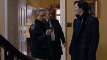 El abrigo de Sherlock Holmes (Benedict Cumberbatch) en Sherlock S04E01