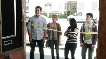 The jeans Haley Dunphy (Sarah Hyland) in Modern Family S6E23