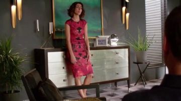 The red dress from Delia Bonai (Necar Zadegan) in Girlfriends' Guide to Divorce S2E03