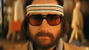 The sunglasses of Richie Tenenbaum (Luke Wilson) in The family Tenenbaum