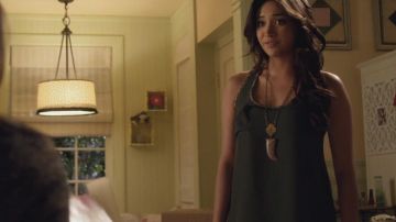 The top of Emily Fields (Shay Mitchell) in Pretty Little Liars S2E2