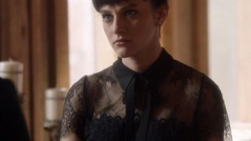 Robe noir à colle en noeud de Layla Grant (Aubrey Peeples) dans Nashville S4E11