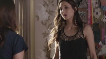 La cima de Spencer Hastings (Troian Bellisario) en Pretty Little Liars S2E1