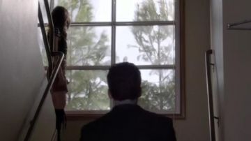 Les bottes d'Aria Montgomery (Lucy Hale) dans Pretty Little Liars S3E24