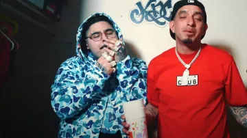 Lunettes de vue Versace Gold Medusa Biggie portées par That Mexican OT dans Kick Doe Freestyle (feat. Homer & Mone) (Clip Officiel)