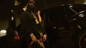 Sudadera con capucha Supreme x Burberry Black Box Logo usada por Ohgeesy en Yacht Master [Video musical oficial]