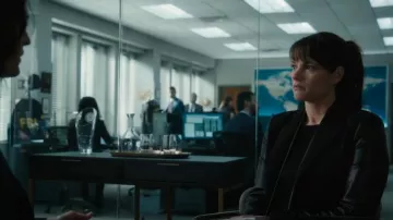 Blazer à manches Dkny porté par l’agent spécial Maggie Bell (Missy Peregrym) dans FBI (S06E06)