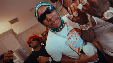 Pasamontañas Casablanca Dark Green Heart Monograma usado por Rob49 en Bussin by Moneybagg Yo [Video Musical Oficial]