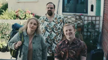 Jack & Jones Hawaiian shirt worn by Ethan Krum (Greg Larsen) as seen in The Tourist (Season 2 Episode 6)