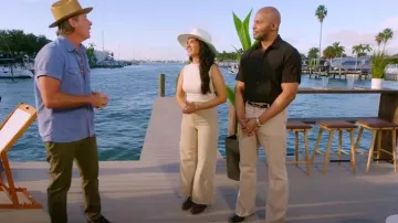 Jeans taille haute droite Zara Marine porté par Veronica Valencia dans Rock the Block (S05E05)
