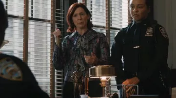 Chaqueta Emporio Armani Con Solapas En Un Motivo De Patchwork Geométrico Chaqueta De Mezcla De Lana Usada Por Elsbeth Tascioni (Carrie Preston) como se ve en Elsbeth (S01E03)