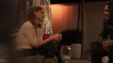 Cardigan brodé de perles Zara porté par Kaitlynn Carter comme on le voit dans The Hills : New Beginnings (S02E01)