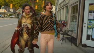 American Eagle Tiger Print Cropped Wool Sweater worn by Kinsey Locke (Emilia Jones) as seen in Locke & Key (S02E01)