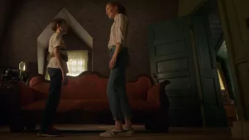 Levi's 501 Jeans In Indigo Wash worn by Nina Locke (Darby Stanchfield) as seen in Locke & Key (S02E01)