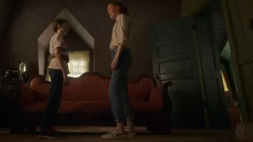 Levi's 501 Jeans In Indigo Wash worn by Nina Locke (Darby Stanchfield) as seen in Locke & Key (S02E01)
