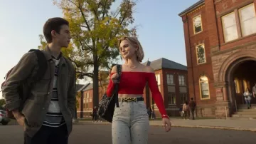 Levis Ribcage Jeans In Lucky Sevens worn by Eden Hawkins (Hallea Jones) as seen in Locke & Key (S02E02)