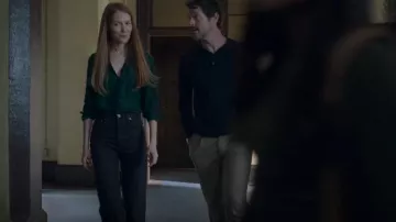 Levi's Wedgie Jeans worn by Nina Locke (Darby Stanchfield) as seen in Locke & Key (S02E04)