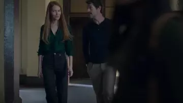 Levi's Wedgie Jeans worn by Nina Locke (Darby Stanchfield) as seen in Locke & Key (S02E04)