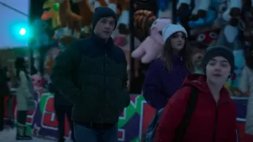 Veste de bivouac Patagonia portée par Tyler Locke (Connor Jessup) dans Locke & Key (S02E06)