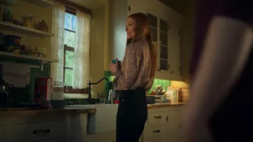 Levi's 501 Jeans worn by Nina Locke (Darby Stanchfield) as seen in Locke & Key (S02E06)