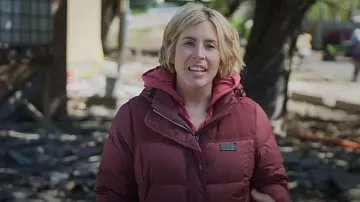 Parka L.L.Bean Mountain Classic Down usada por Erin Napier vista en Home Town (T08E13)