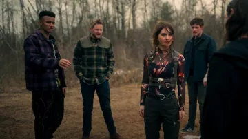 Fjallraven Granit Plaid Button-Up Flannel Shirt worn by Duncan Locke (Aaron Ashmore) as seen in Locke & Key (S02E10)