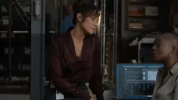 Hobbs Maggie Blouse worn by Nikki Batista (Dania Ramirez) as seen in Alert: Missing Persons Unit (S02E04)