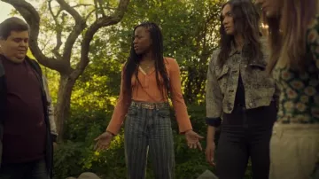 BDG High-Waisted Baggy Jean Striped Acid Wash worn by Zadie Wells (Asha Bromfield) as seen in Locke & Key (S03E03)