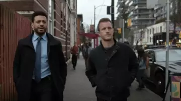 Ralph Lauren Veste de pont en tissu jungle portée par Jason Grant (Scott Caan) comme on le voit dans Alerte : Unité des personnes disparues (S02E04)