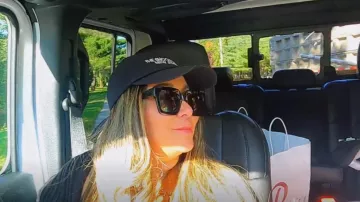 Lunettes de soleil carrées en acétate Bottega Veneta Angle portées par Nicole Polizzi dans Jersey Shore : Family Vacation (S07E07)