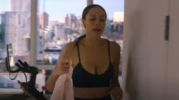 Lululemon Ebb to Street Bra worn by Whitney (Amber Stevens West) as seen in Run the World (S01E01)
