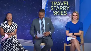 Camiseta Talbots de cuello redondo con mangas tejidas en Blue Majesty usada por Dylan Dreyer como se ve en Today el 8 de abril de 2024