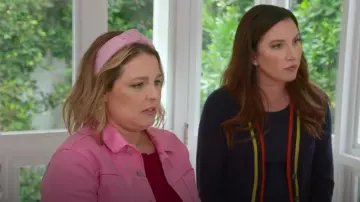 Veste Janelle de L’Agence portée par Joanna Teplin comme on le voit dans Get Organized with The Home Edit (S02E04)