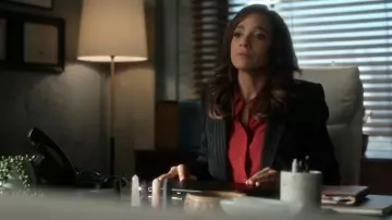 Judith & Charles Silas Pin­striped Fit­ted Blaz­er worn by Nikki Batista (Dania Ramirez) as seen in Alert: Missing Persons Unit (S02E06)