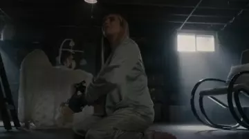 Pijama de botones de Morgan Lane Jane Parker en sal marina usado por Madison Montgomery (Emma Roberts) como se ve en American Horror Story (T12E06)
