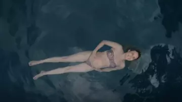 Bikini Zimmermann Chintz U Trim usado por Madison Montgomery (Emma Roberts) como se ve en American Horror Story (T12E06)