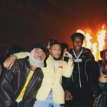 Veste de survêtement Amiri Black Velvet MA-Logo portée par Sauce Gardner sur le compte Instagram @saucegardner