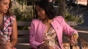 Veste de motard en cuir Alice + Olivia Cam portée par Renee (Bresha Webb) dans Run the World (S01E04)