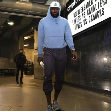 Nike Zoom Fly SP Fast 'Obsidian Mist' worn by LeBron James on the Instagram account @lakers