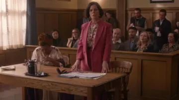Blazer Maje Vibois usado por Margaret (Marcia Gay Harden) como se ve en So Help Me Todd (T02E05)