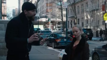 Blouson d’aviateur zippé Sandro porté par l’agent spécial Omar Adom 'OA' Zidan (Zeeko Zaki) vu dans FBI (S06E07)