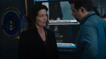 Teoría Carissa Blazer usada por la agente especial a cargo Isobel Castille (Alana de la Garza) como se ve en FBI (S06E07)