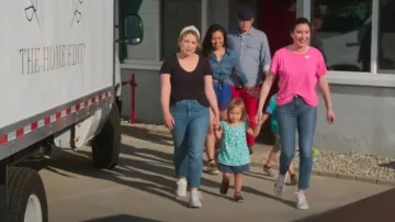 Madewell Classic Straight Jeans worn by Joanna Teplin as seen in Get Organized with The Home Edit (S02E07)