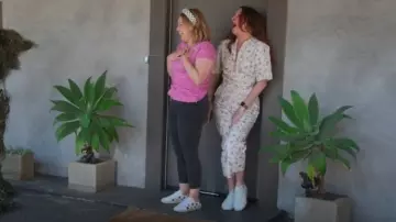 Madewell Cropped SKin­ny Jeans worn by Joanna Teplin as seen in Get Organized with The Home Edit (S02E07)