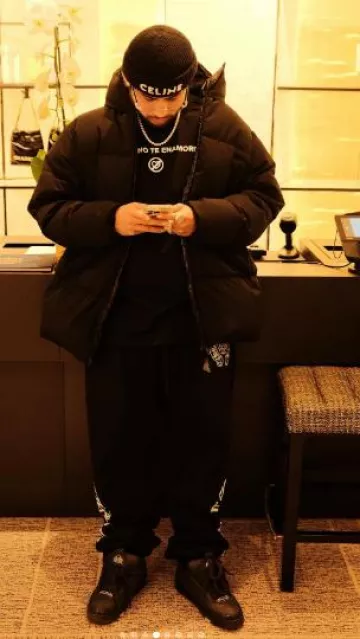 Pantalón de chándal Chrome Hearts Black Allover Monogram usado por Jesus Ortiz Paz en la cuenta de Instagram @jesusortizpazfr
