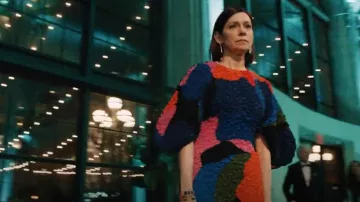 Mara Hoffman Freya Vestido en estampado de glicinas usado por Elsbeth Tascioni (Carrie Preston) como se ve en Elsbeth (S01E04)