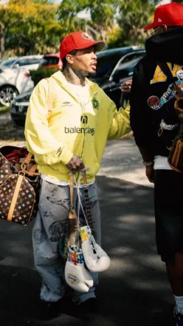 Pantalones de chándal Baggy Dirty Tat-Print blancos de Balenciaga usados por Gervonta Davis en la cuenta de Instagram @gervontaa