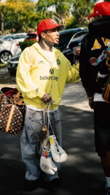 Bolso Louis Vuitton x Tyler The Creator Brown 'Keepall 50' usado por Gervonta Davis en la cuenta de Instagram @gervontaa