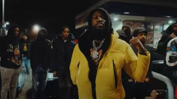Sweat à capuche noir squelette 'Lifes A Gamble' porté par Meek Mill dans Big Boy (Clip officiel)